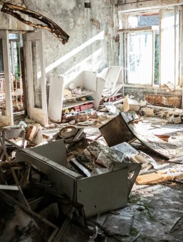 building junk disposal