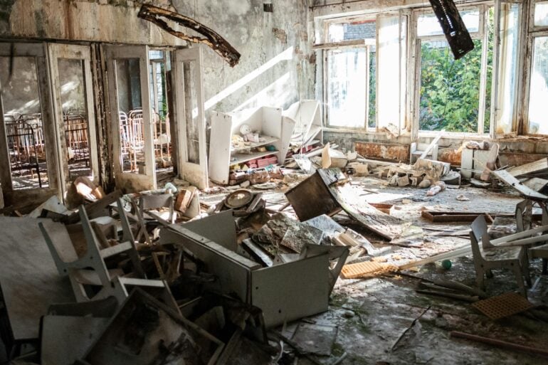 building junk disposal