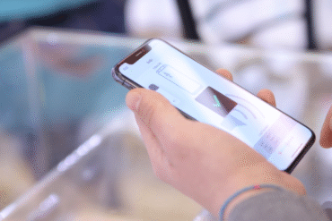 How Cell Phone Stores Are Evolving to Meet Today’s Tech Demands