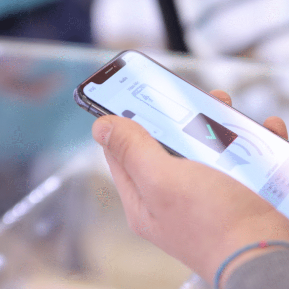 How Cell Phone Stores Are Evolving to Meet Today’s Tech Demands