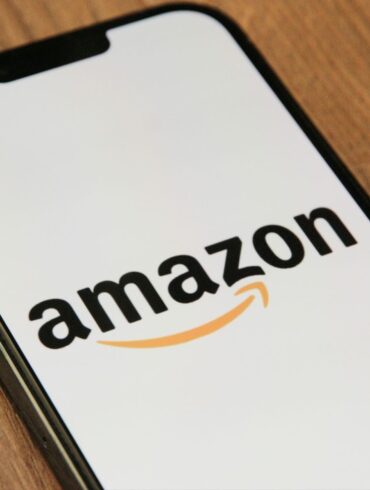 Amazon is Cutting Jobs Again, But Here’s How Workers Can Navigate the Pressure